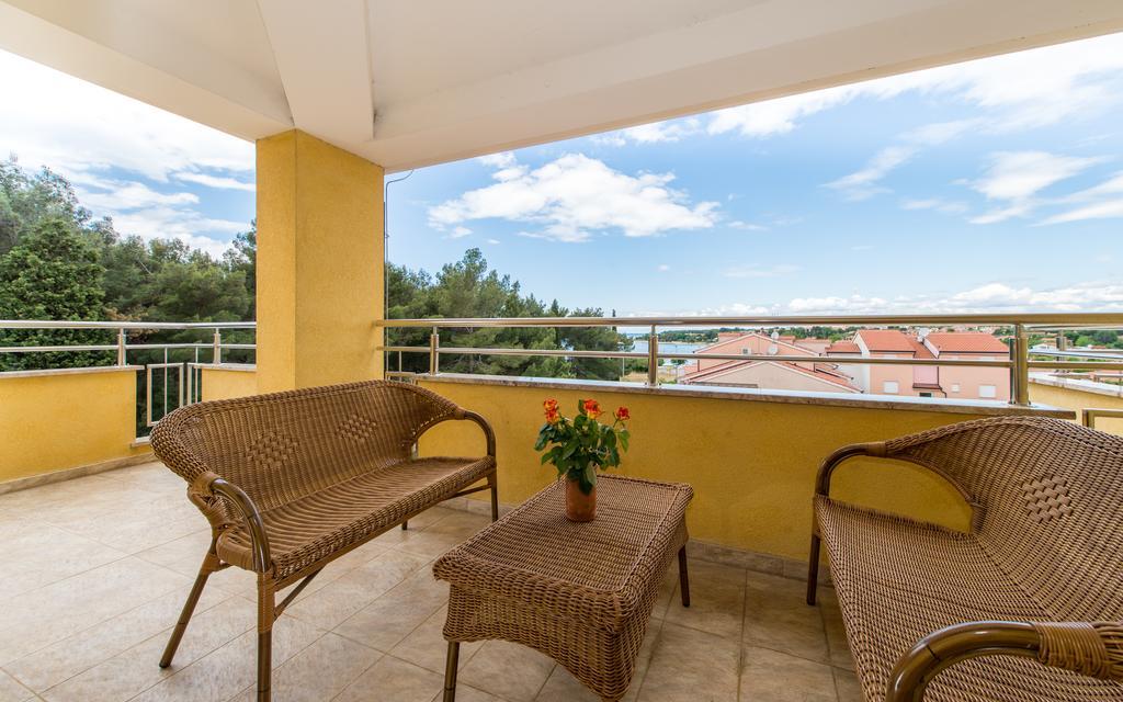 Bed and Breakfast Vilola Zambratija  Zewnętrze zdjęcie